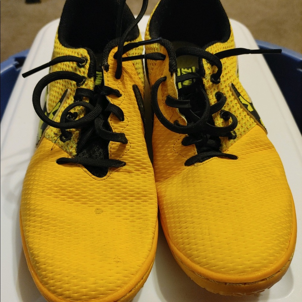 Womens indoor soccer shoes